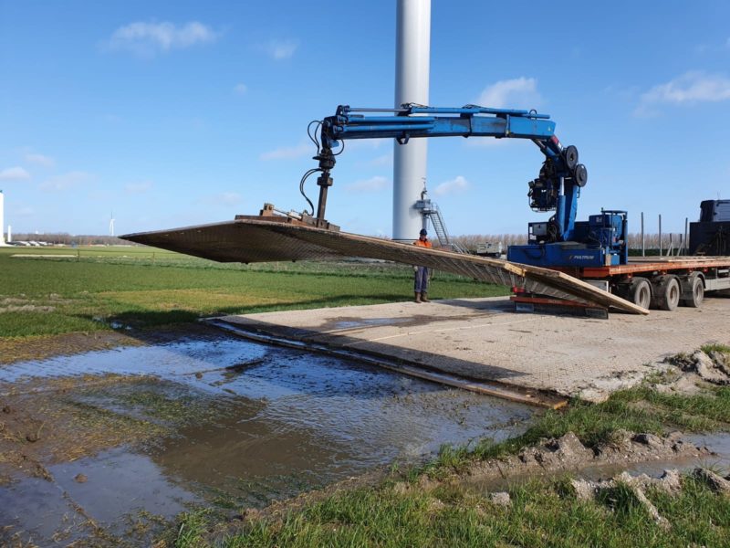 Rijplaat neerleggen naast andere rijplaten