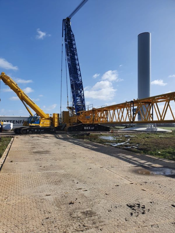 Grond met lichtgewicht rijplaten van Ferex